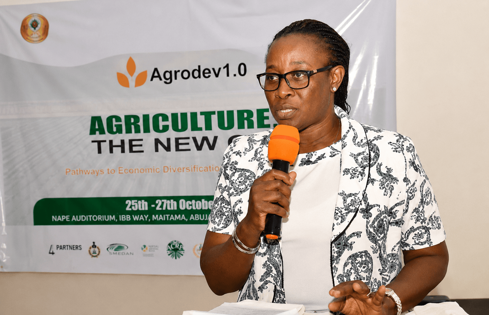 An Edvolve Foundation facilitator leading an agriculture session